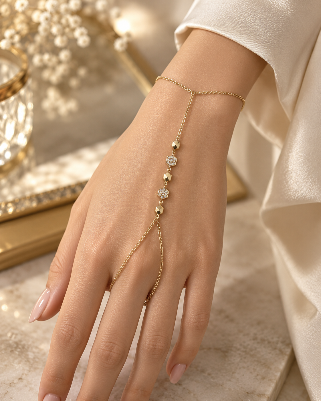 Gold Geometrik Taş Detaylı Şahmeran