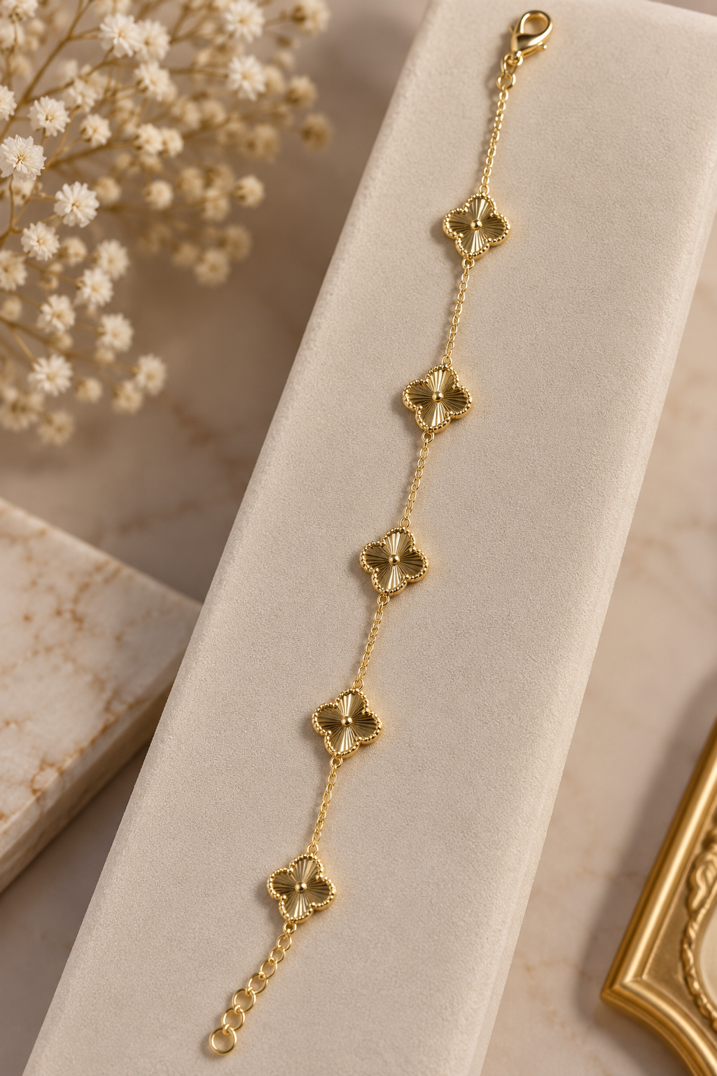 Işın Dokulu Yonca Gold Bileklik