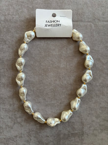 Perla Barok İnci Görünümlü Gold Detay Kolye
