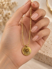 Gold Güneş Madalyon Kolye