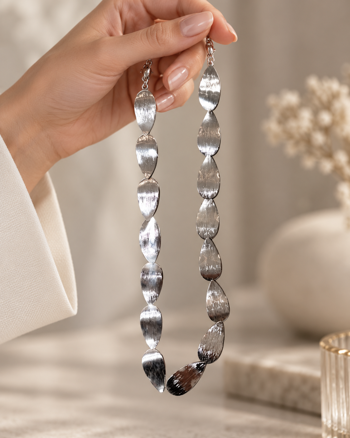 Silver İnce Yaprak Formlu Kolye