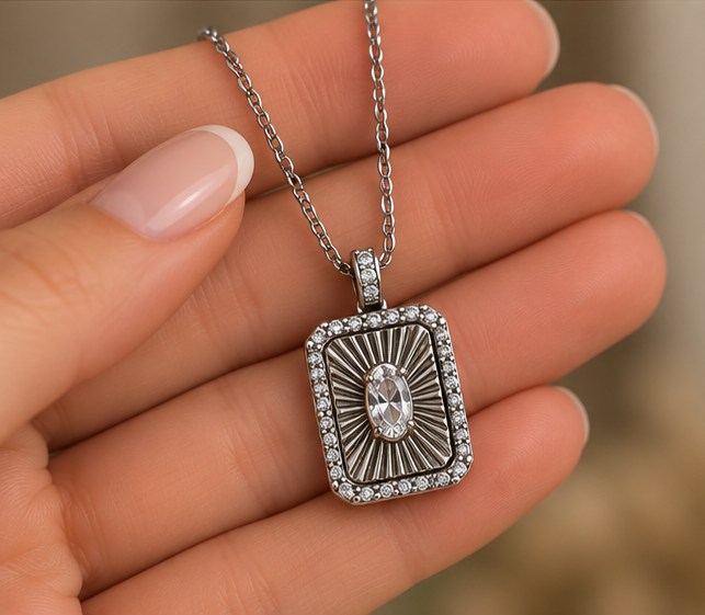 Silver Oval Taşlı Güneş Işını Kolye