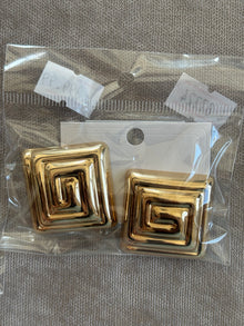 Gold Geometrik Spiral Kare Statement Küpe