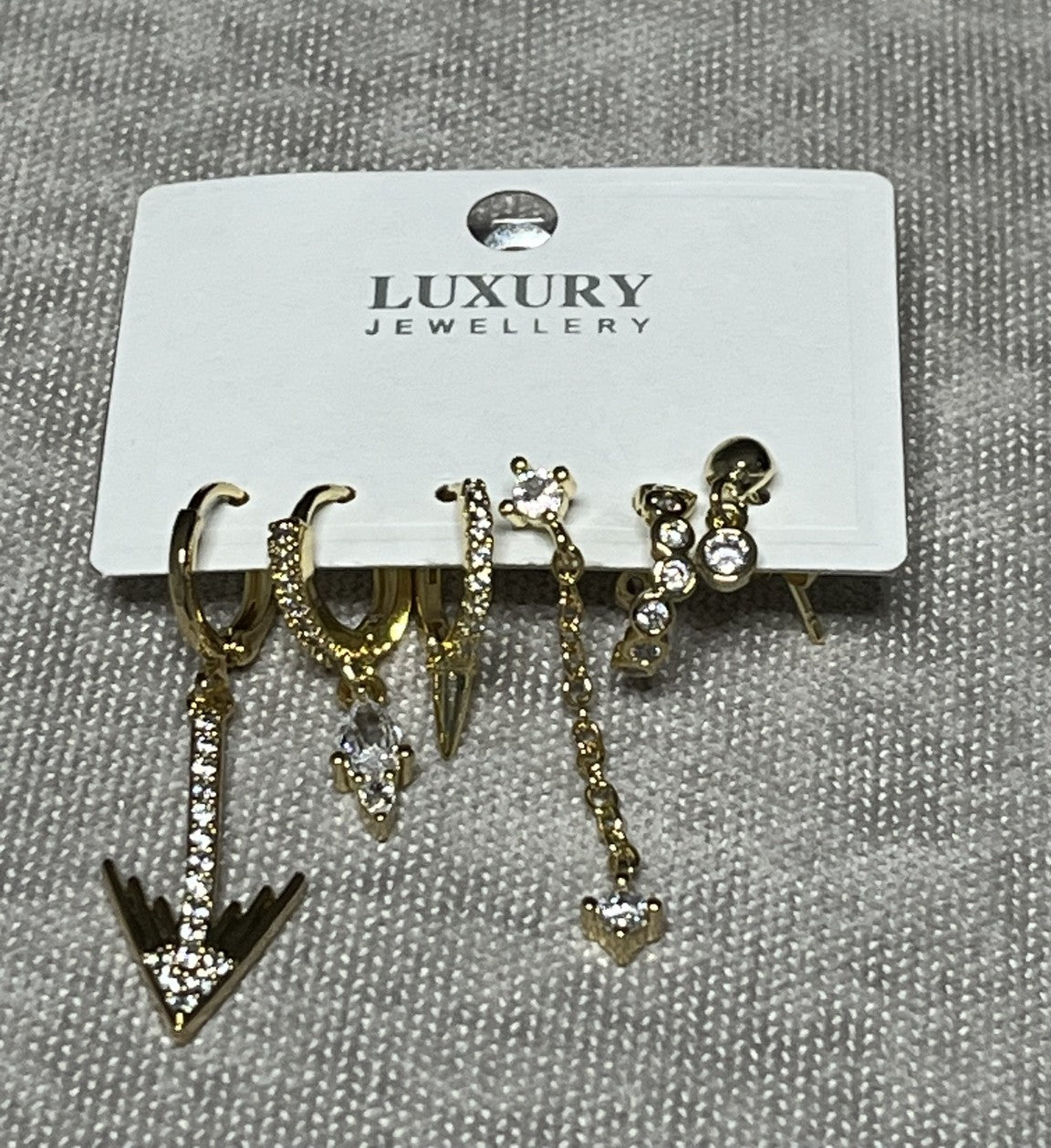 Gold Taşlı 5’li Charm Küpe Seti