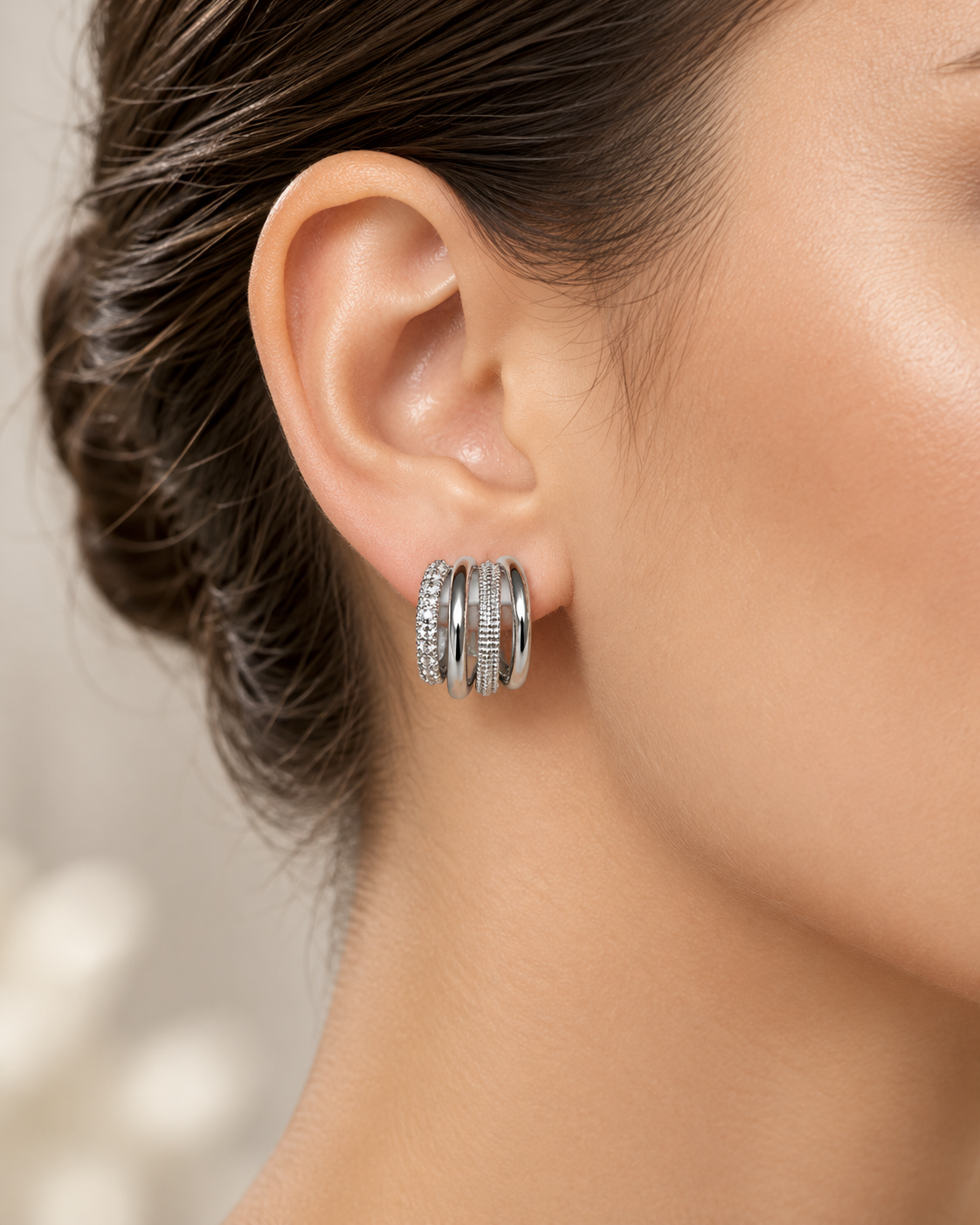 Gümüş Taşlı ve Tırtıklı 4 Bant Halka Küpe