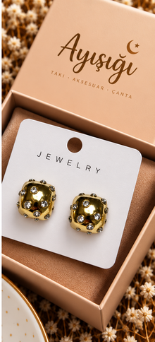 Taş Detaylı Gold Kare Küpe