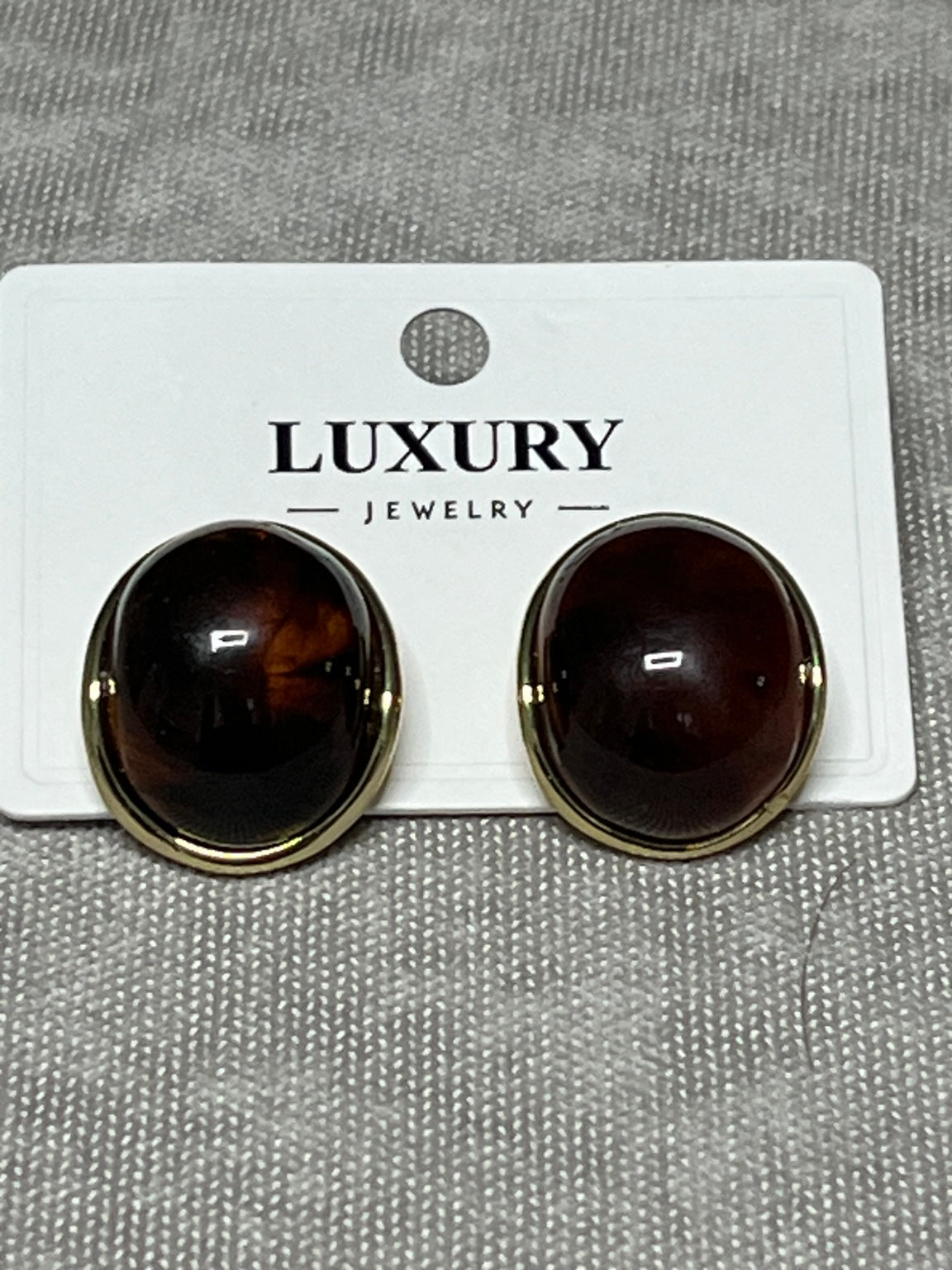 Kahverengi Oval Taşlı Gold Küpe