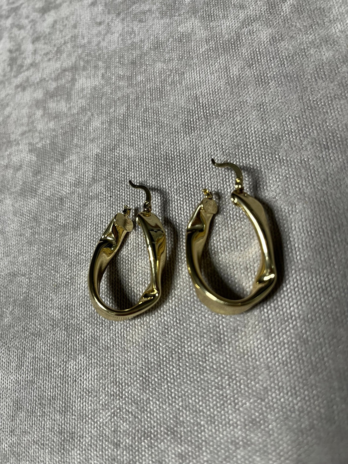 Gold Organik Form Büyük Halka Küpe