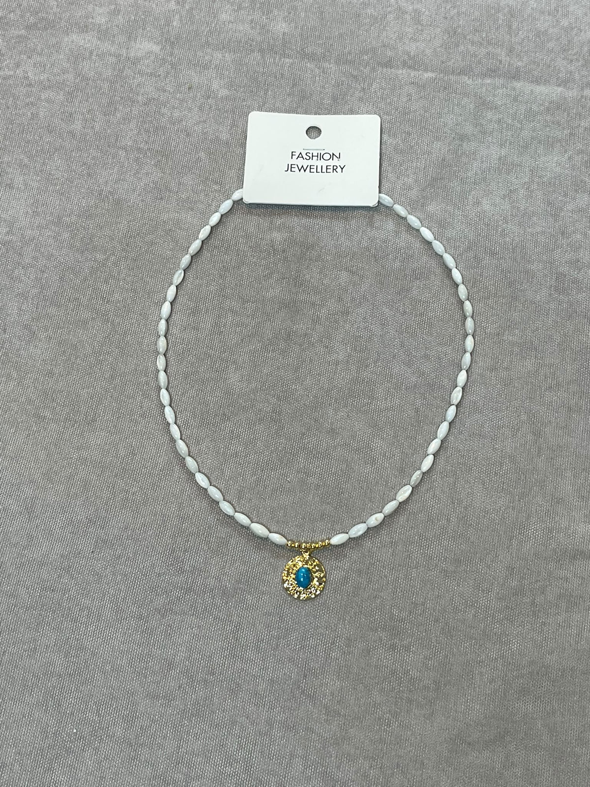 Aqua Medallion Beyaz Boncuklu Turkuaz Kolye