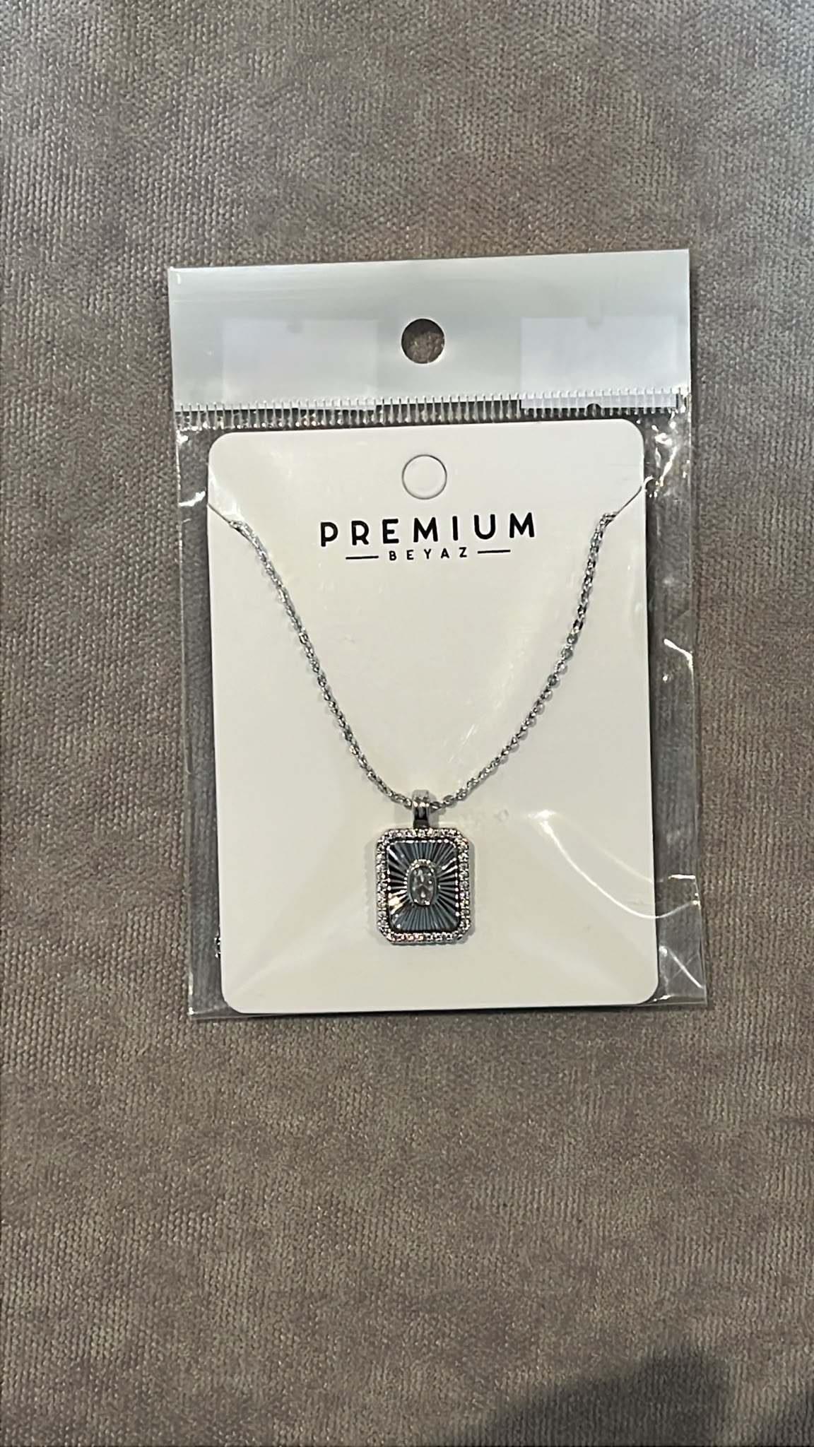 Silver Oval Taşlı Güneş Işını Kolye