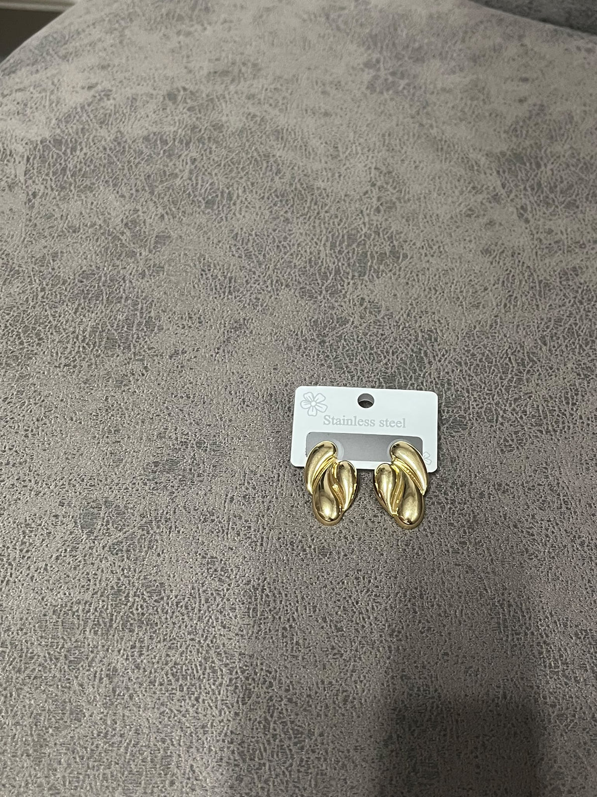 Gold Organik Dalga Formlu Çelik Küpe